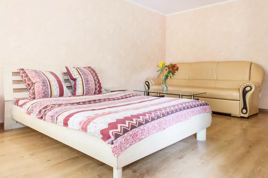 Apartment In Zaporozhye. Antica Zaporizhia Zewnętrze zdjęcie